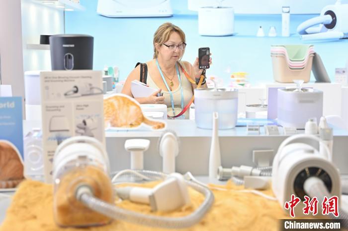 第137屆廣交會第三期:寵物用品展區(qū)人氣旺